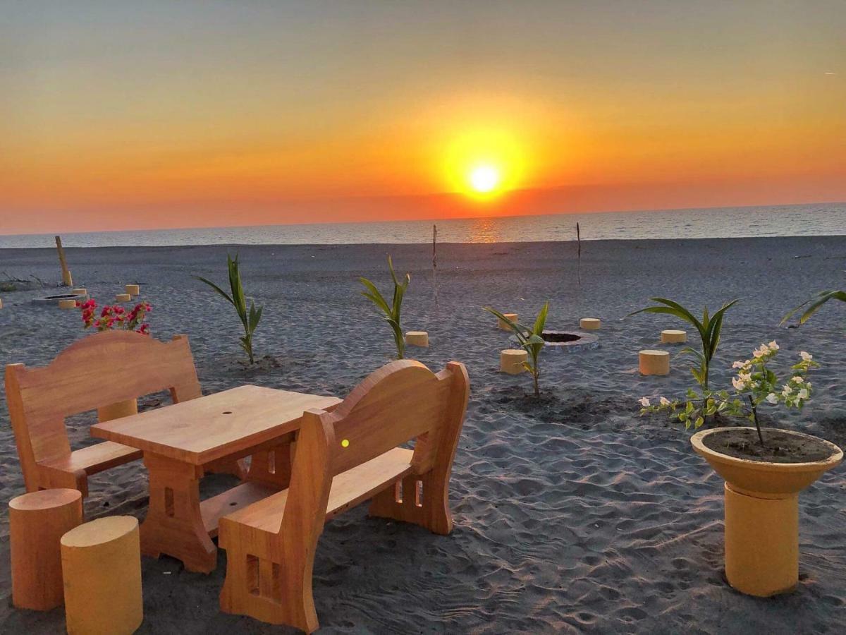 Seabreeze Beachfront Home And Cottages New Management San Juan  Ngoại thất bức ảnh